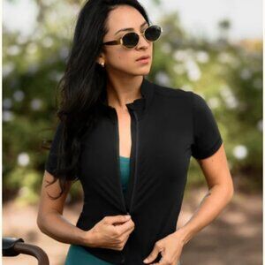 Kindred Bravely Presley Active Zip Front Nursing Top Size Medium in Black NWT